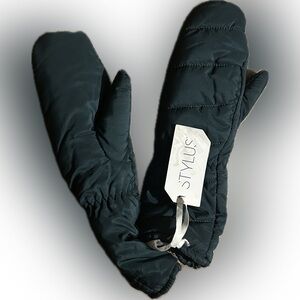 Stylus Dark Green Puffer Mittens - Adults - NEW WITH TAGS